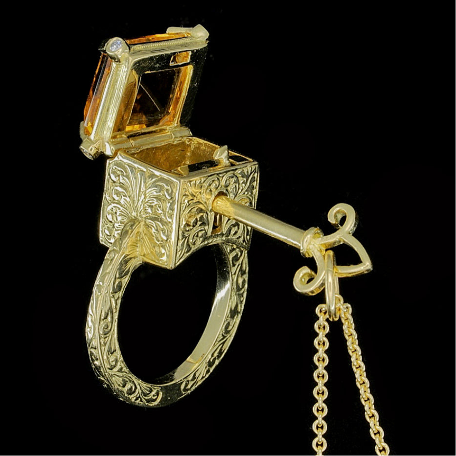 MAJESTIC CITRINE POISON RING