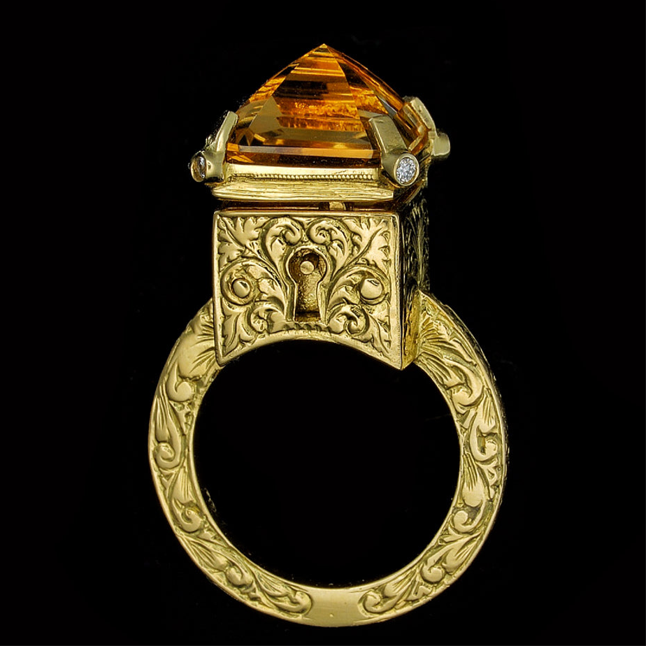 MAJESTIC CITRINE POISON RING