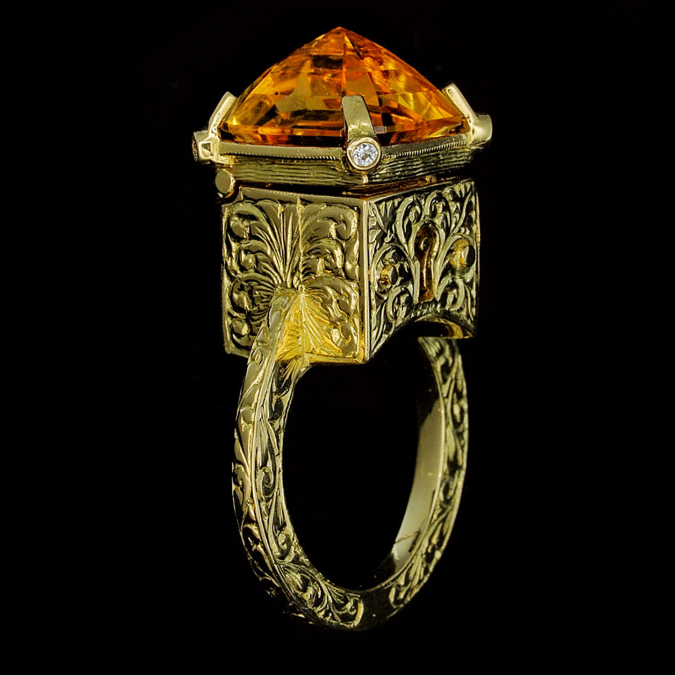 MAJESTIC CITRINE POISON RING