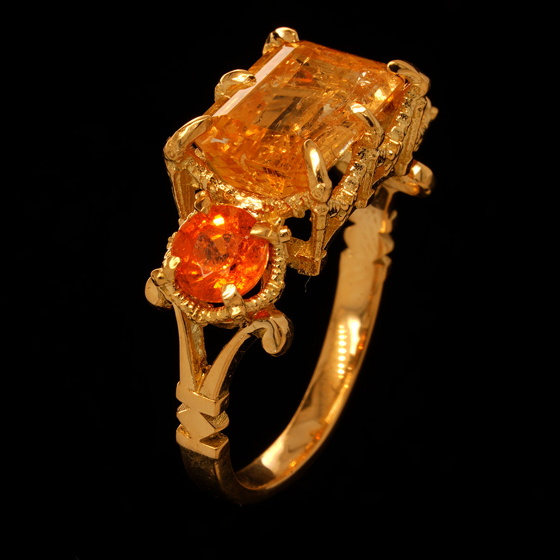 PRIMROSE MAJESTY RING