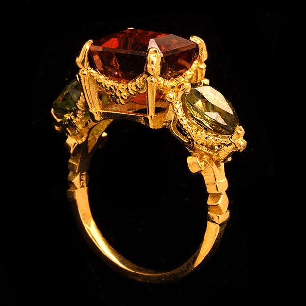 ROSETTE NOIR RING