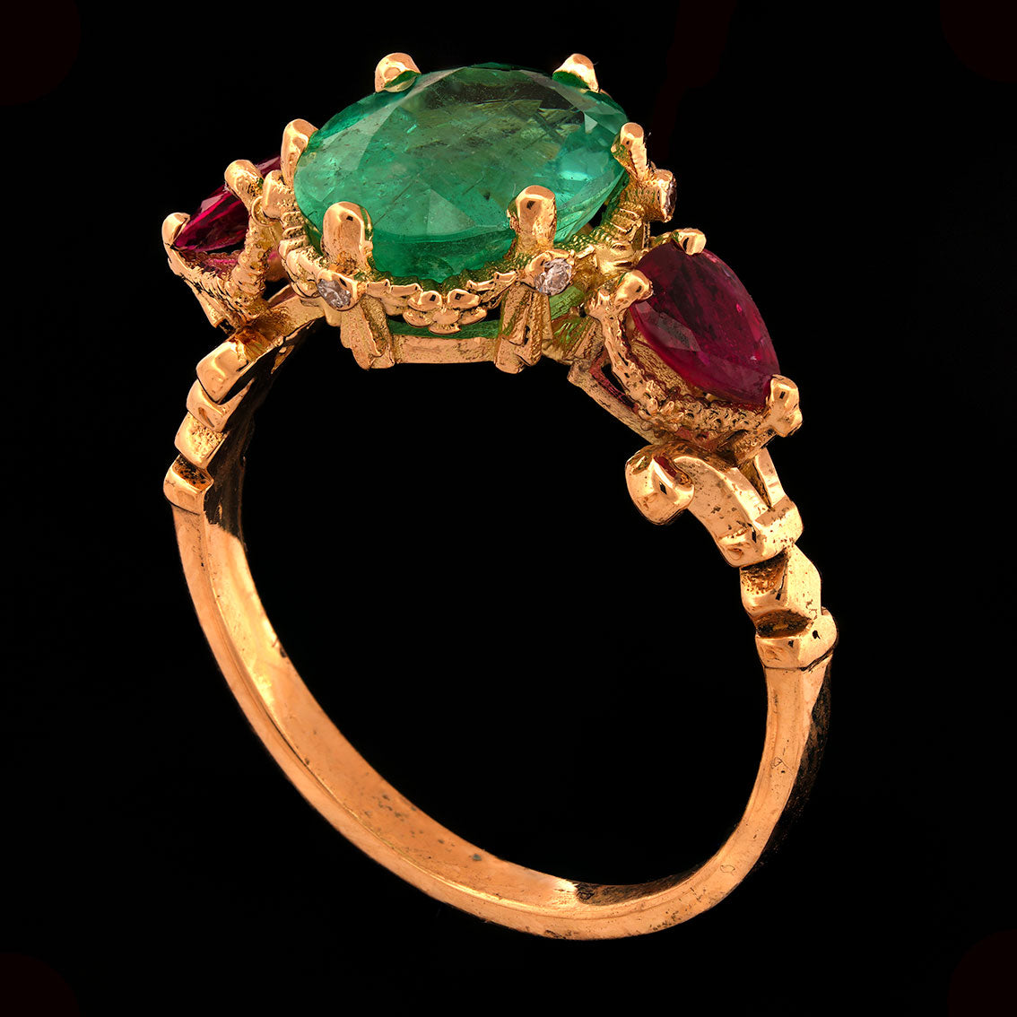 SULTAN'S EMERALD RING