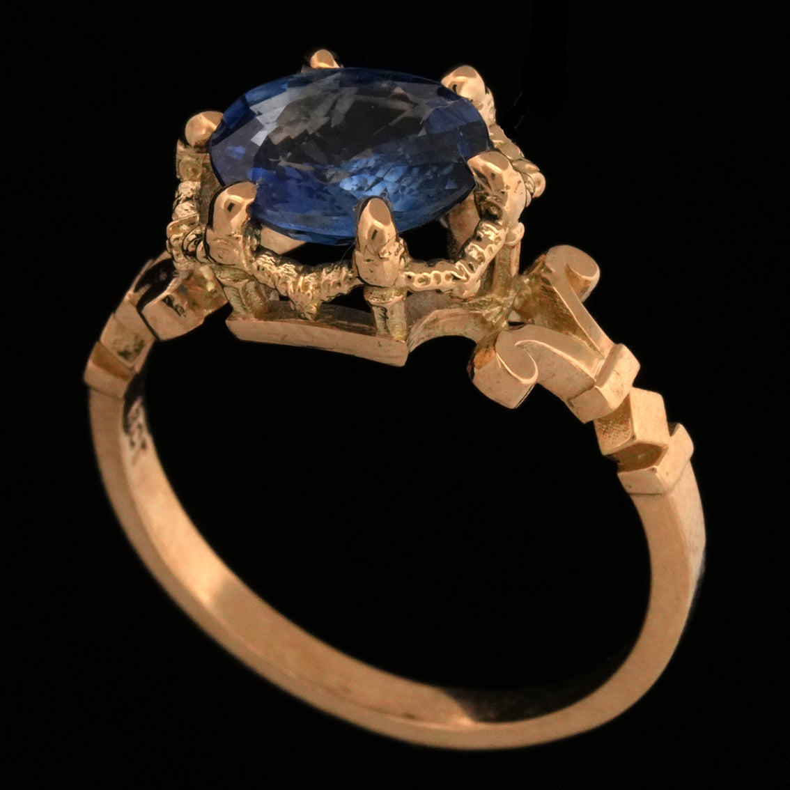 GARLAND SAPPHIRE RING