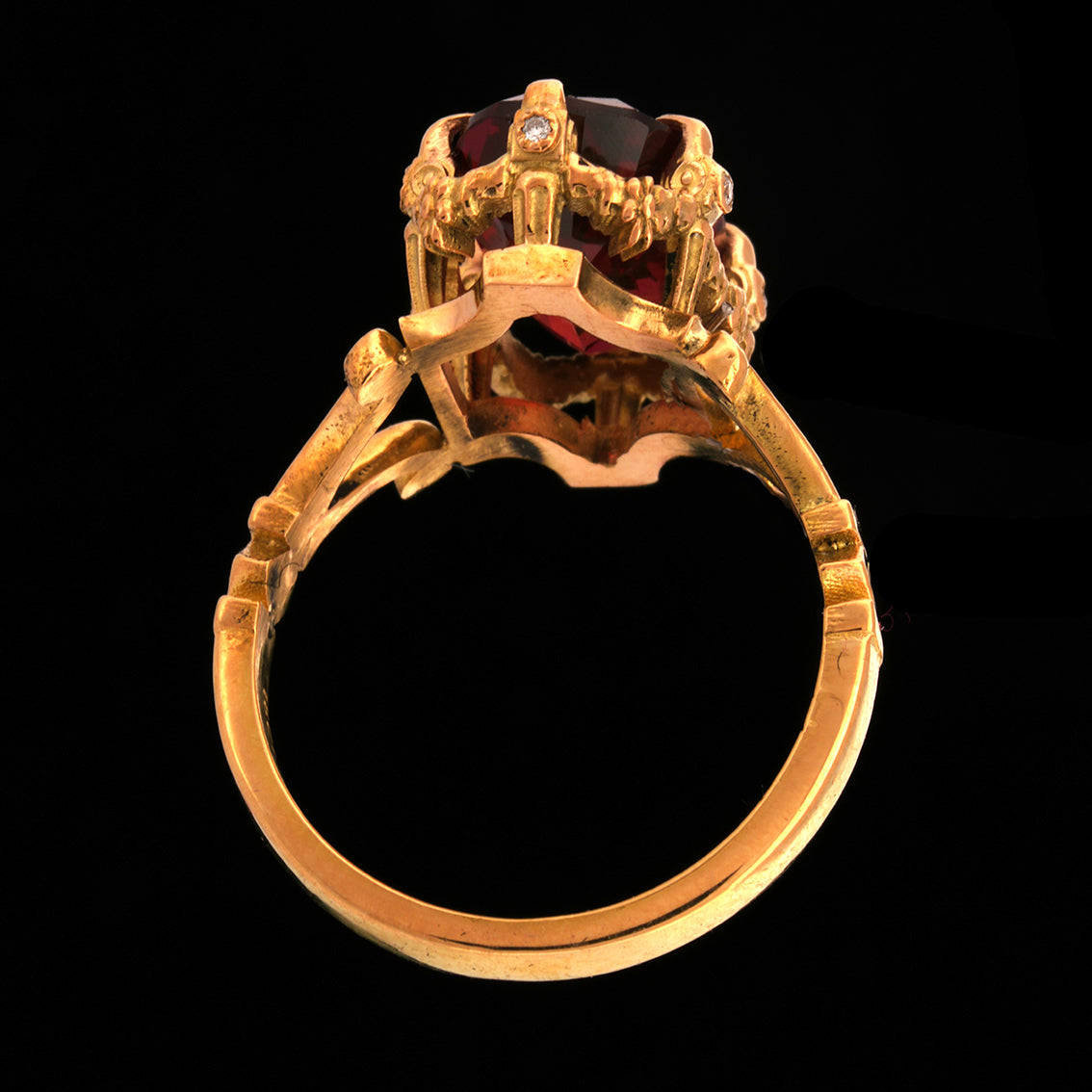 Rimona Garnet Ring