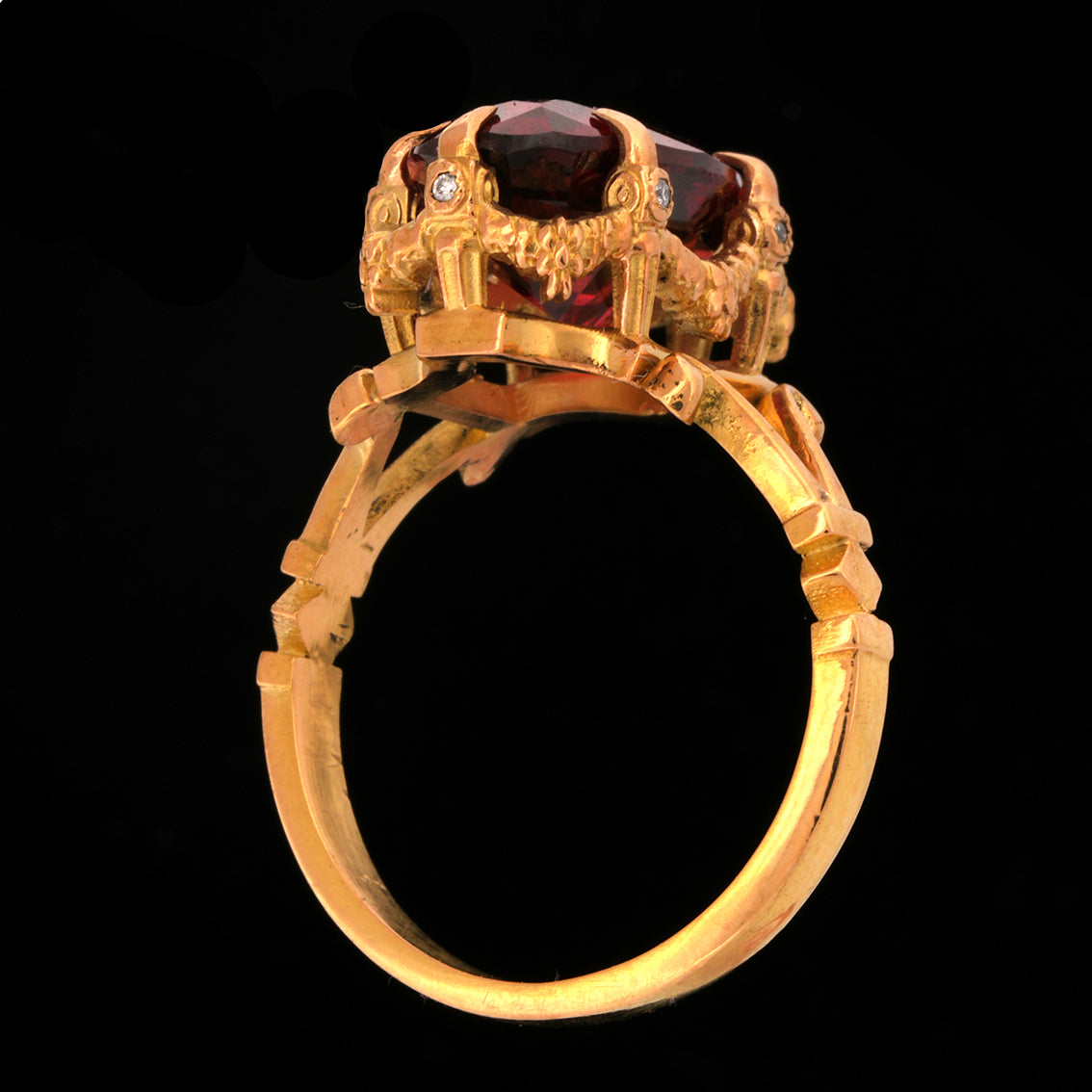 Rimona Garnet Ring