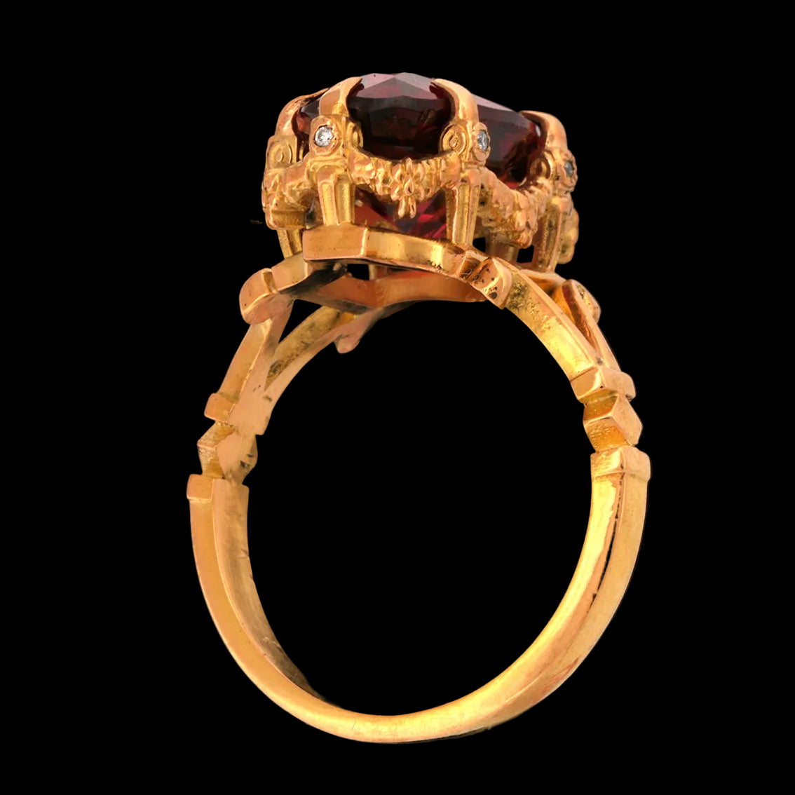 RIMONA GARNET RING