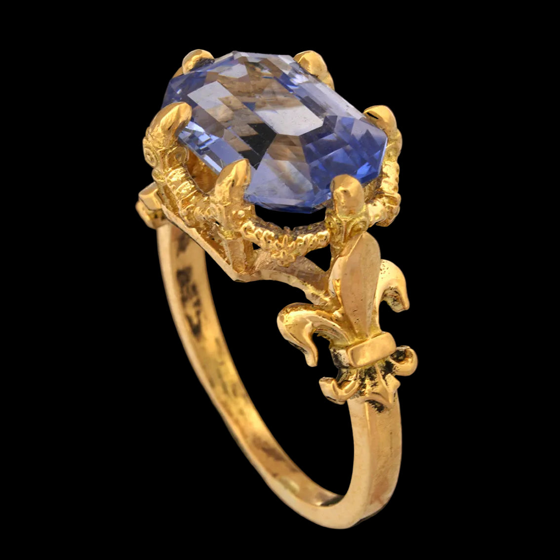 BLEU CIEL SAPPHIRE RING