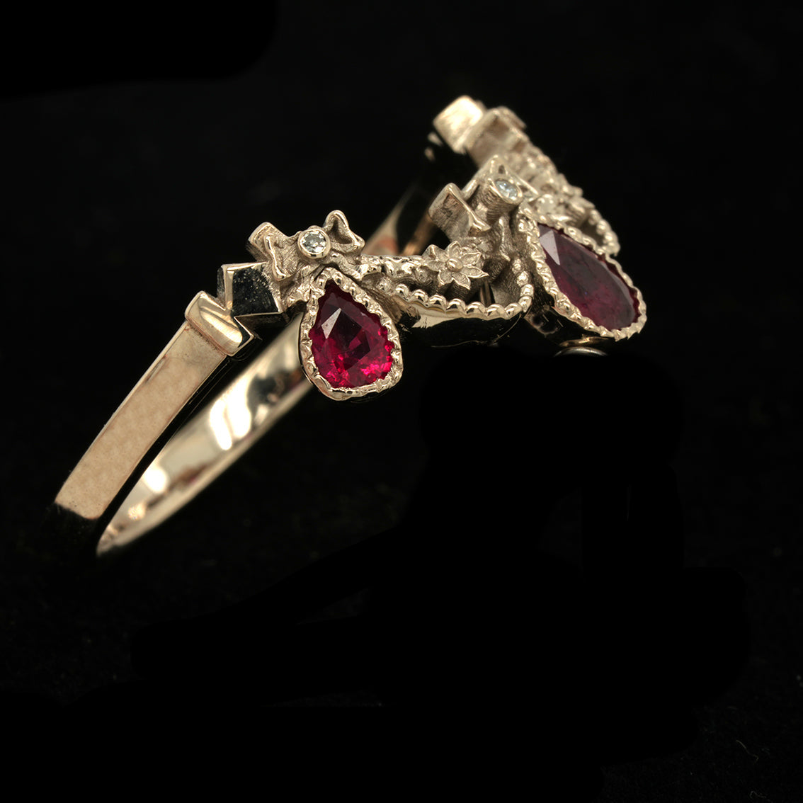 BERIBBONED RUBY RING