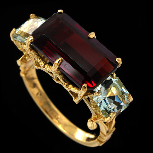 GARLAND MAJESTY RING