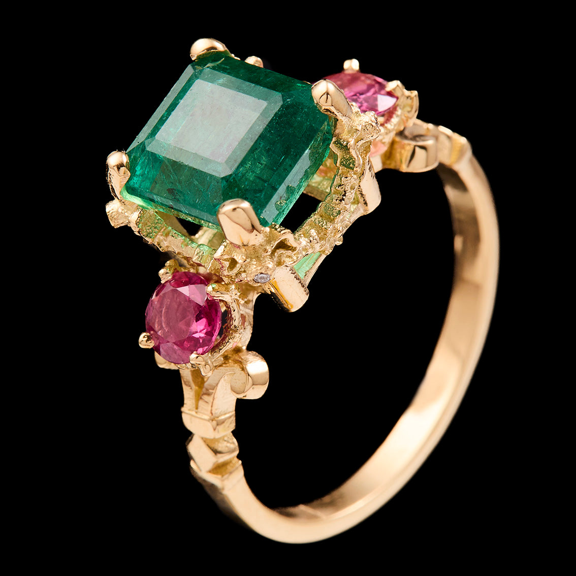 EMERALD COQUETTE RING
