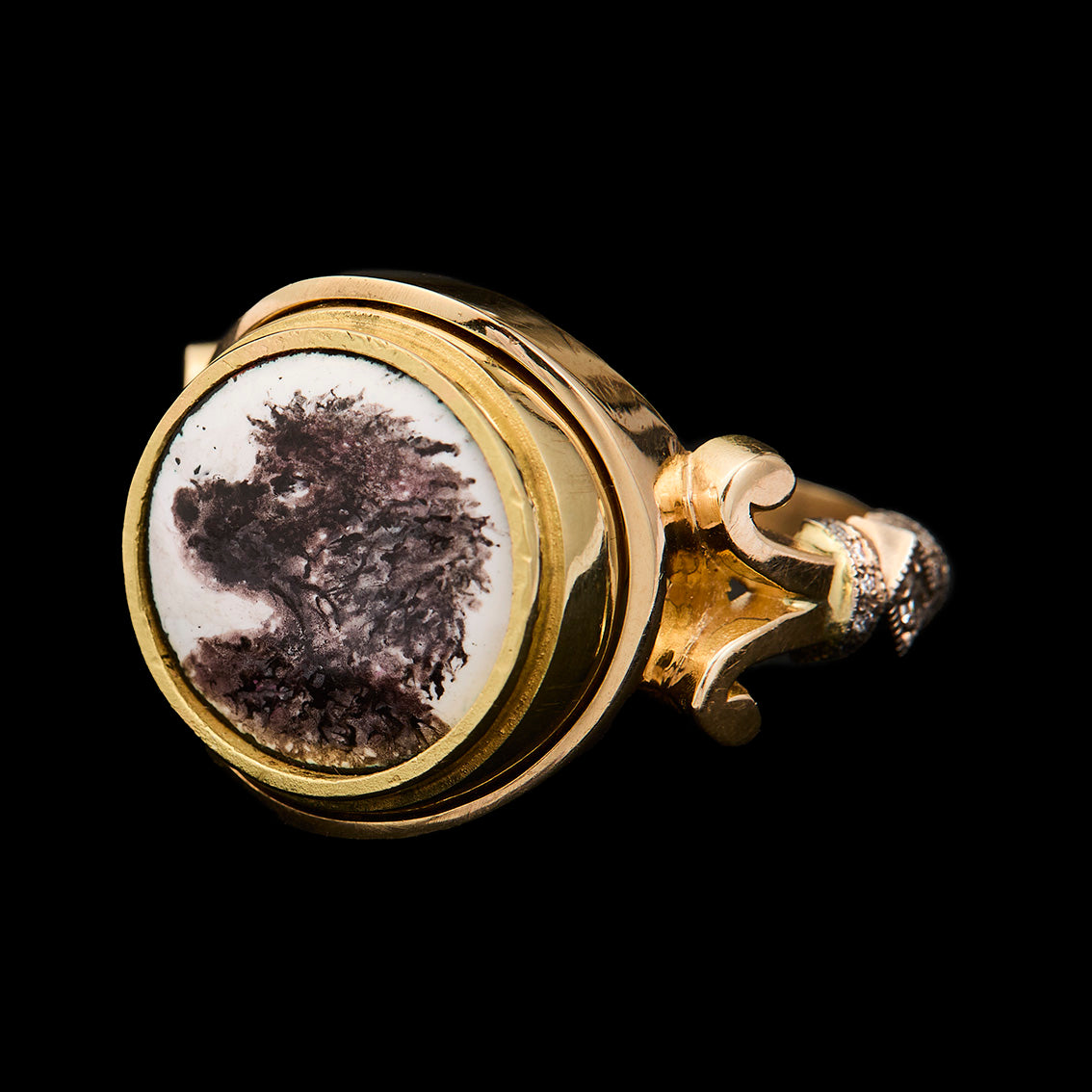 MONOGRAM AND PORTRAIT SWIVEL RING