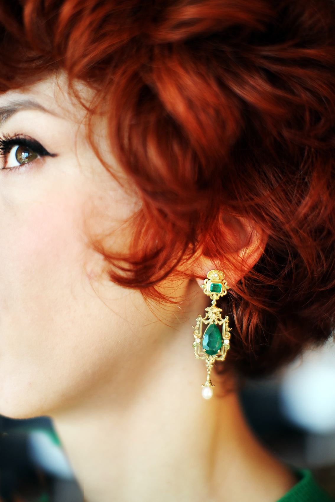 VENUS WITH A MIRROR EMERALD EARRINGS
