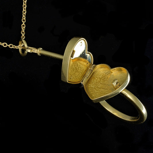 HEART OF GOLD POISON RING