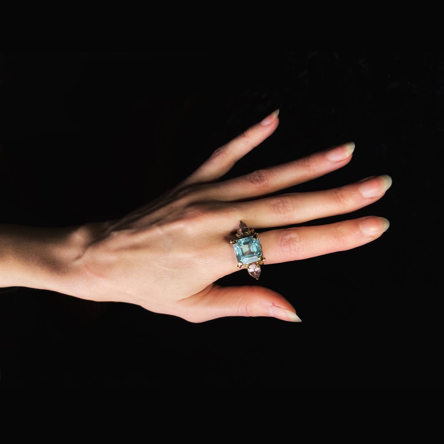 FLUORESCENCE GARLAND RING