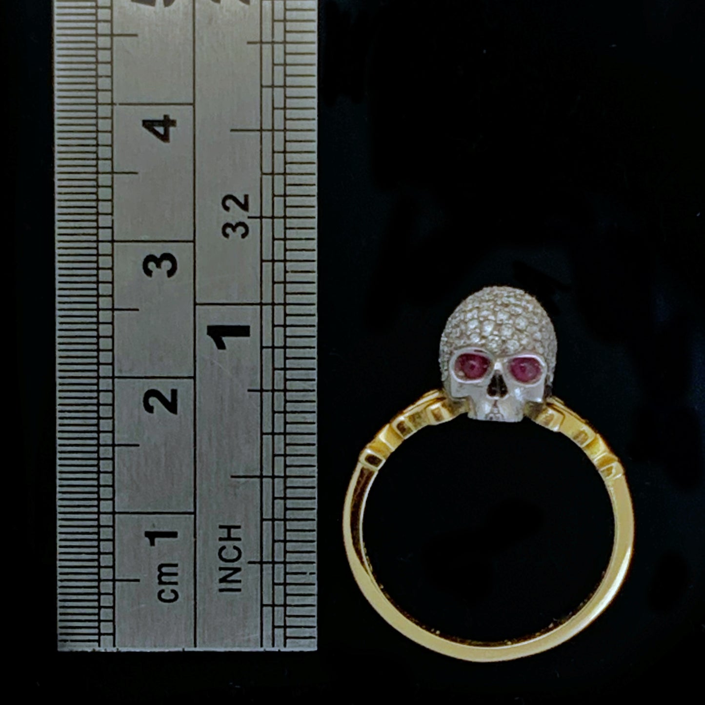 ANELLO CON TESCHIO INCRUSTATO DI SAINT DIAMOND CATACOMB