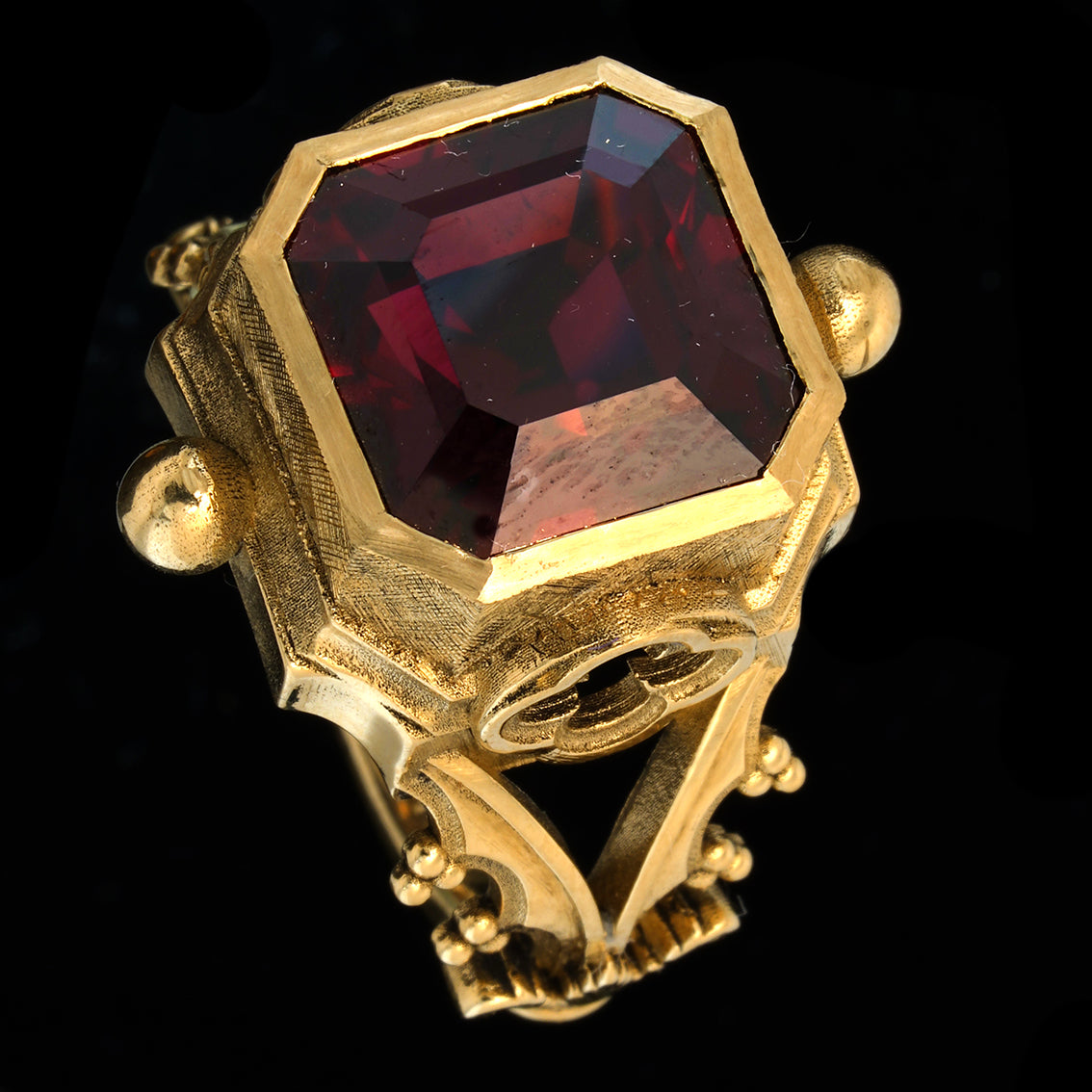 ANELLO CON GRANATO GOTICO PALAZZO DUCALE