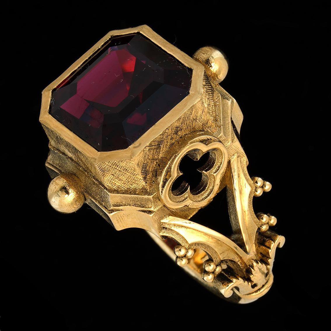 ANELLO CON GRANATO GOTICO PALAZZO DUCALE