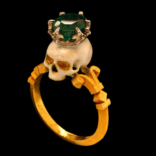 CATACOMB SAINT EMERALD SKULL RING