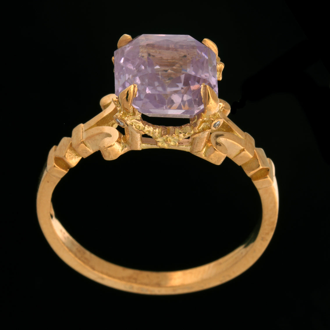 LADY LILAS SAPPHIRE RING