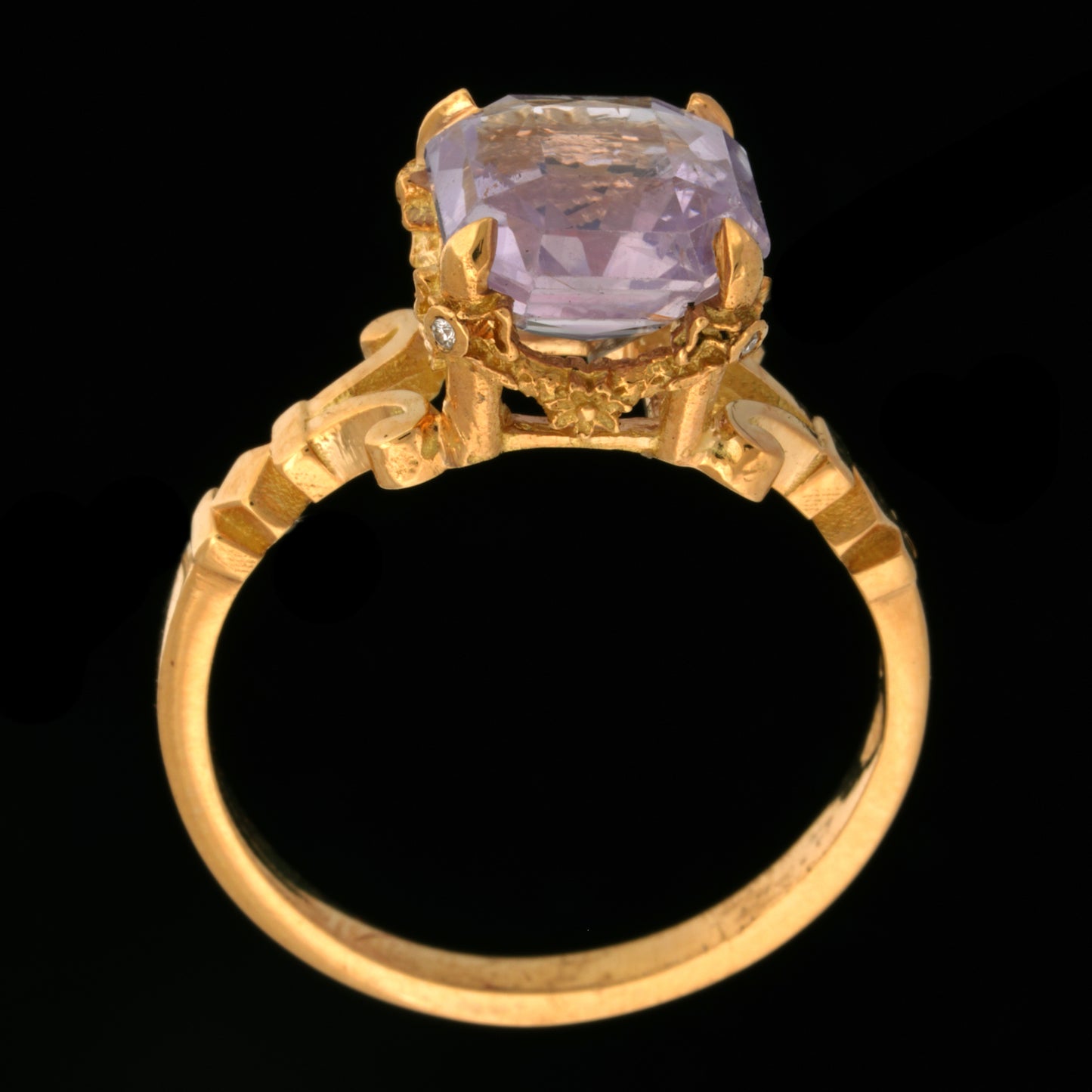 LADY LILAS SAPPHIRE RING