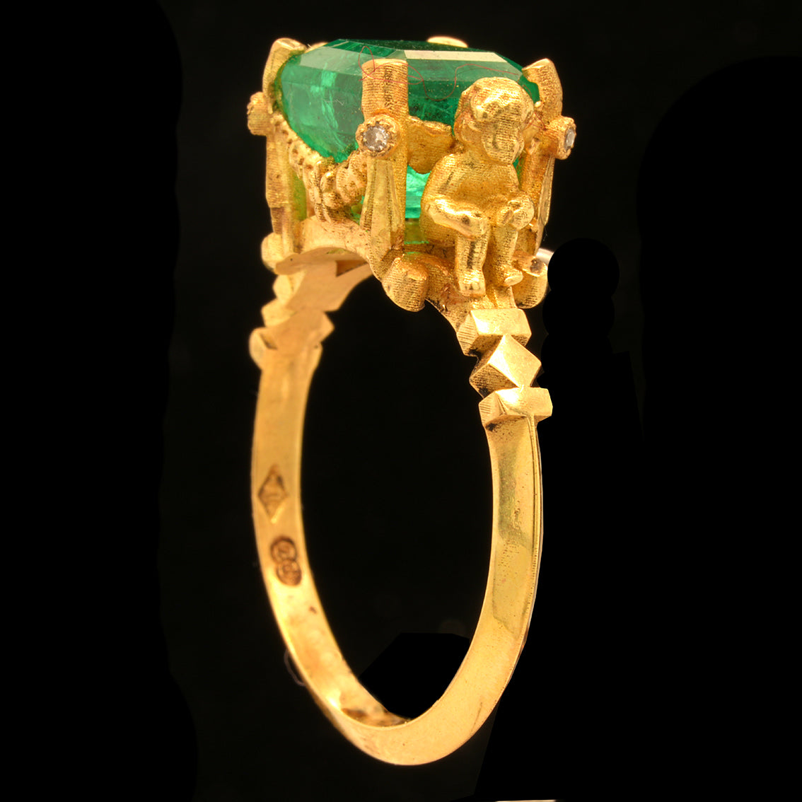 VENUS' CHERUBS AND EMERALD RING