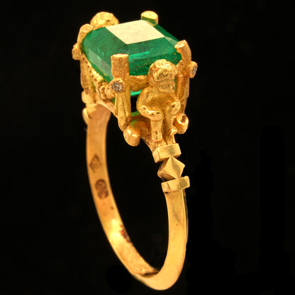 VENUS' CHERUBS AND EMERALD RING