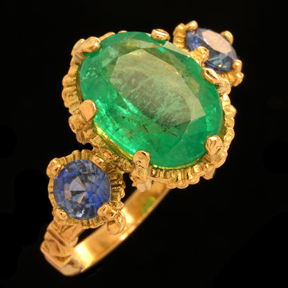 EXQUISITE EMERALD RING