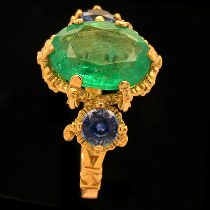 EXQUISITE EMERALD RING