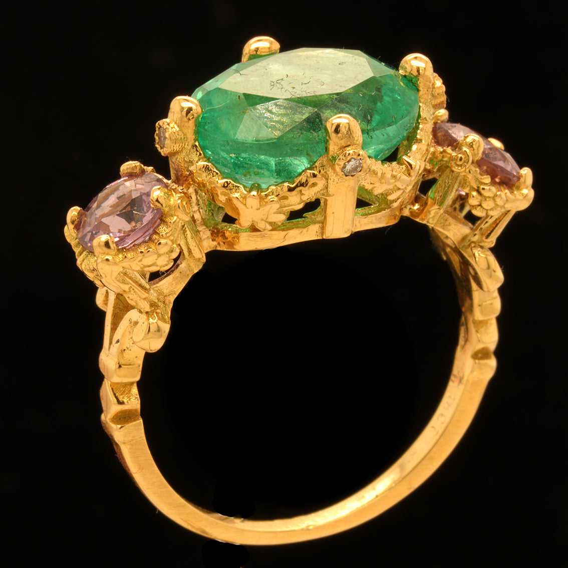 POMPADOUR EMERALD RING