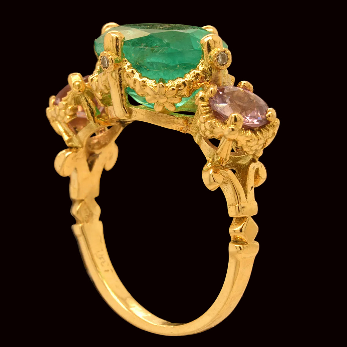 POMPADOUR EMERALD RING