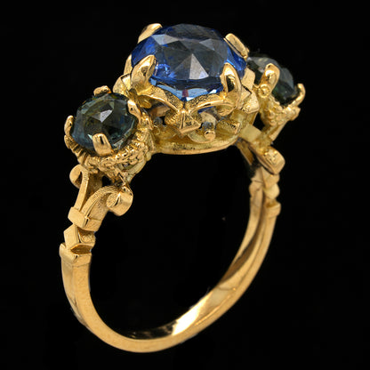 AMPHITRYON SAPPHIRE RING