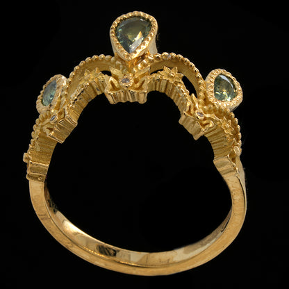 BERIBBONED GREEN SAPPHIRE RING