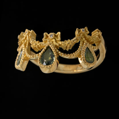 BERIBBONED GREEN SAPPHIRE RING