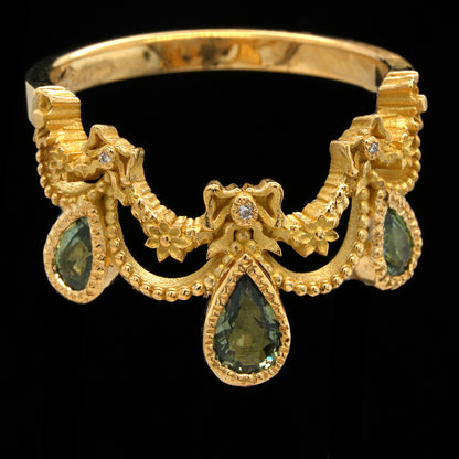 BERIBBONED GREEN SAPPHIRE RING