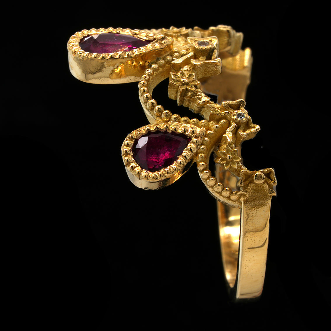 BOWS AND RUBIES RING