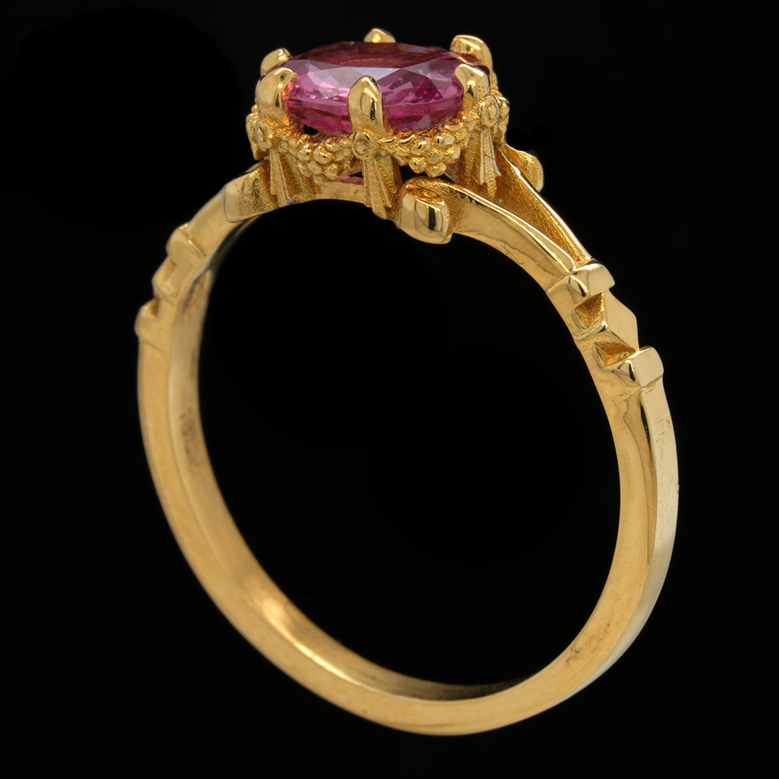 PINK SAPPHIRE GARLAND RING
