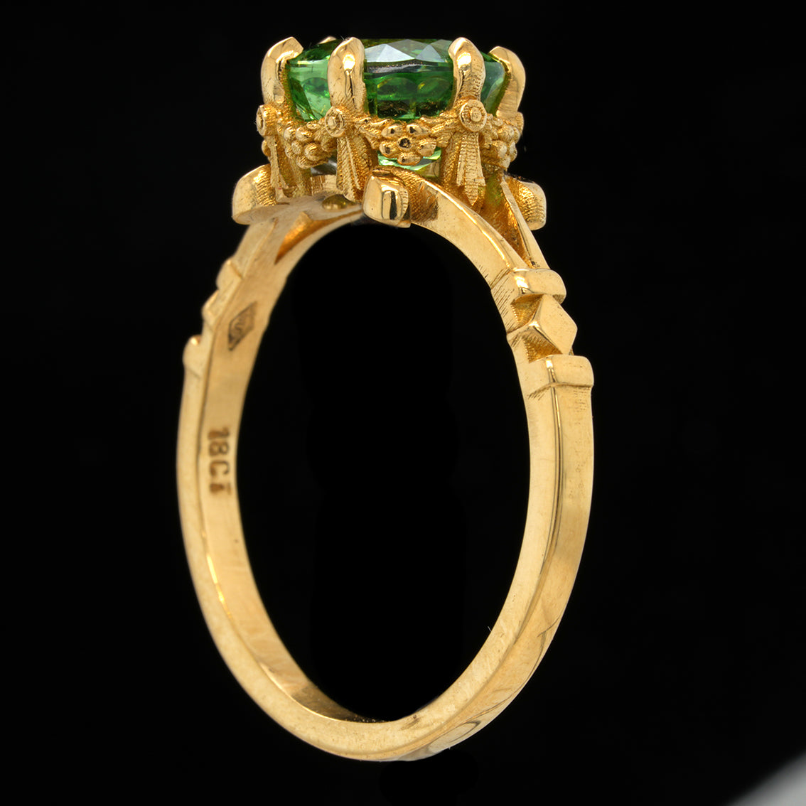TSAVORITE GARNET GARLAND RING