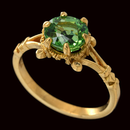 TSAVORITE GARNET GARLAND RING