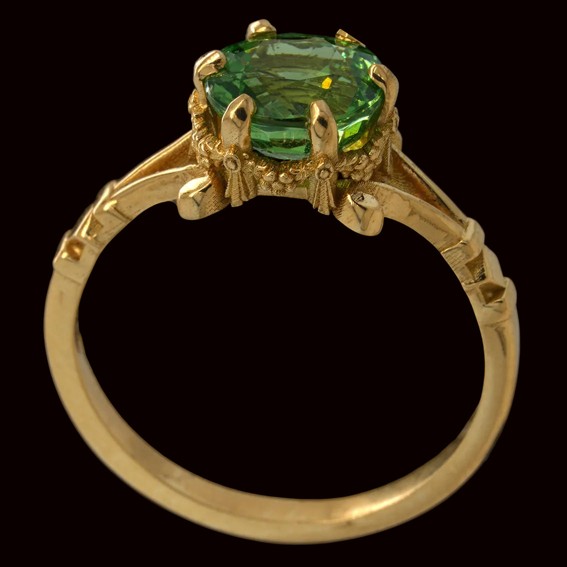 TSAVORITE GARNET GARLAND RING