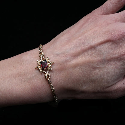 GIOVANNA GARNET BRACELET