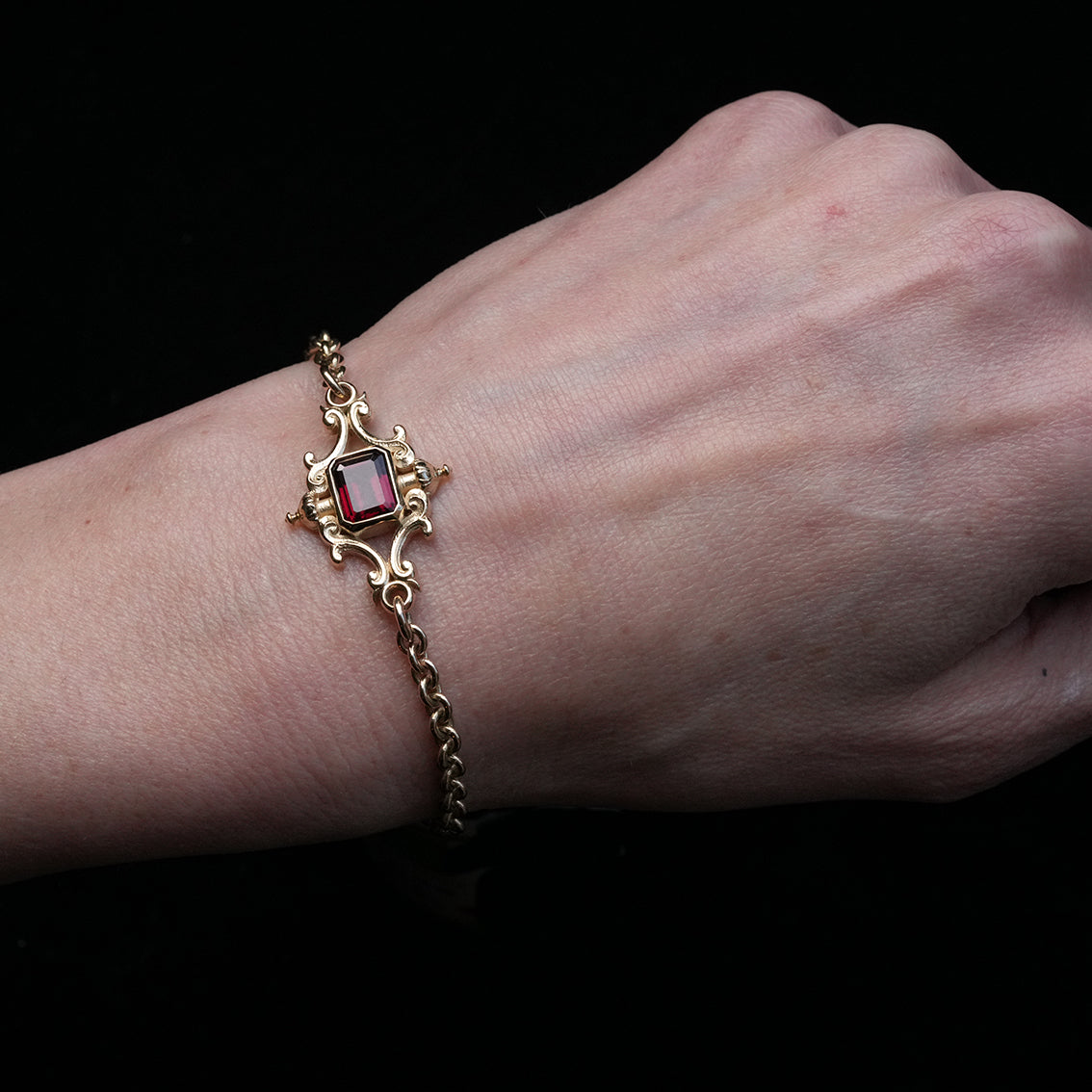 GIOVANNA GARNET BRACELET