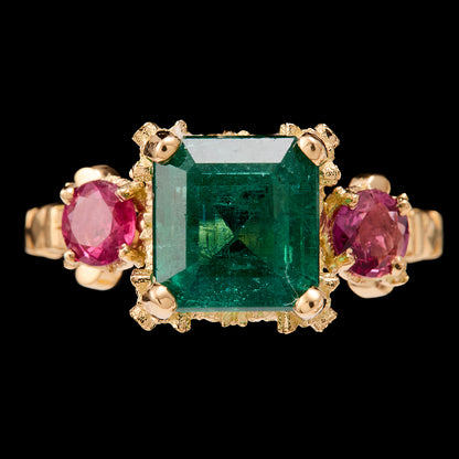 EMERALD COQUETTE RING