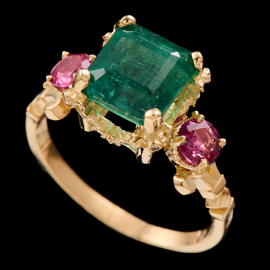 EMERALD COQUETTE RING