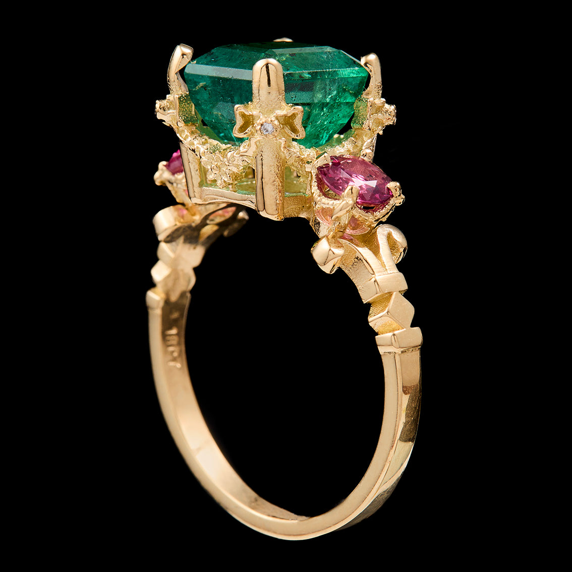 EMERALD COQUETTE RING