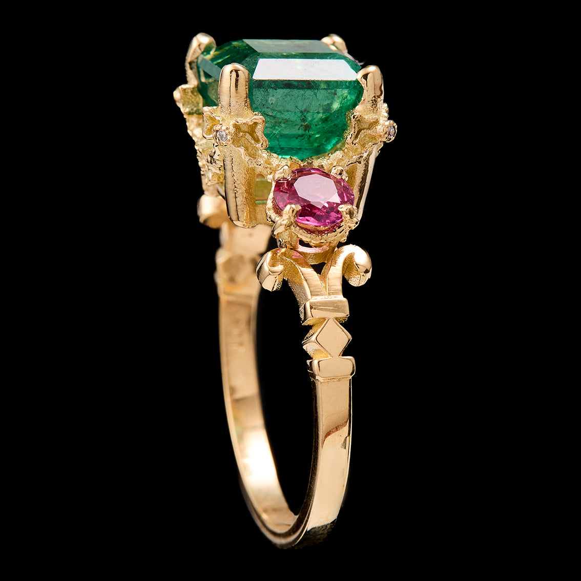 EMERALD COQUETTE RING