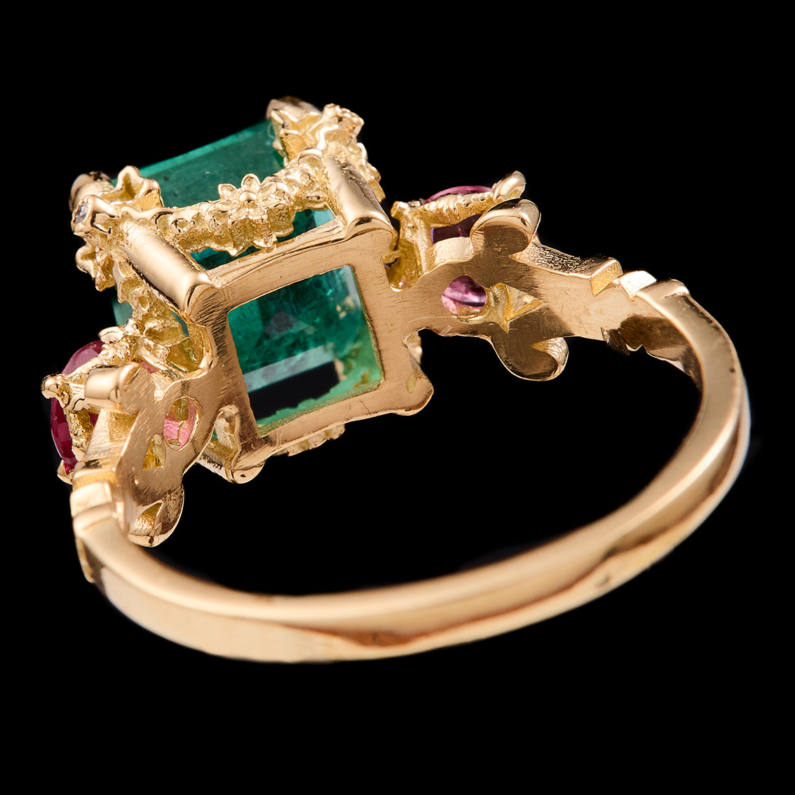 EMERALD COQUETTE RING