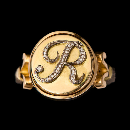 MONOGRAM AND PORTRAIT SWIVEL RING