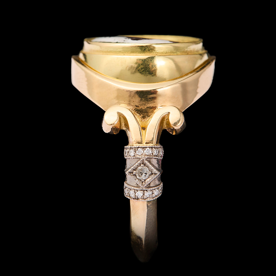 MONOGRAM AND PORTRAIT SWIVEL RING