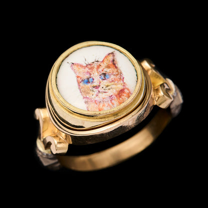 MONOGRAM AND PORTRAIT SWIVEL RING