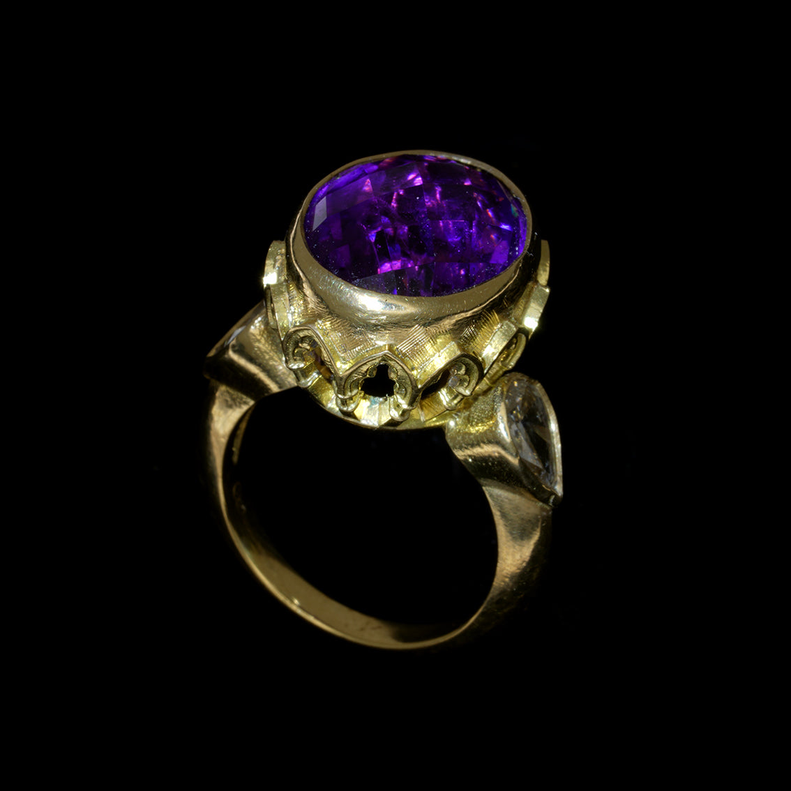 VIVID SPLENDOR RING